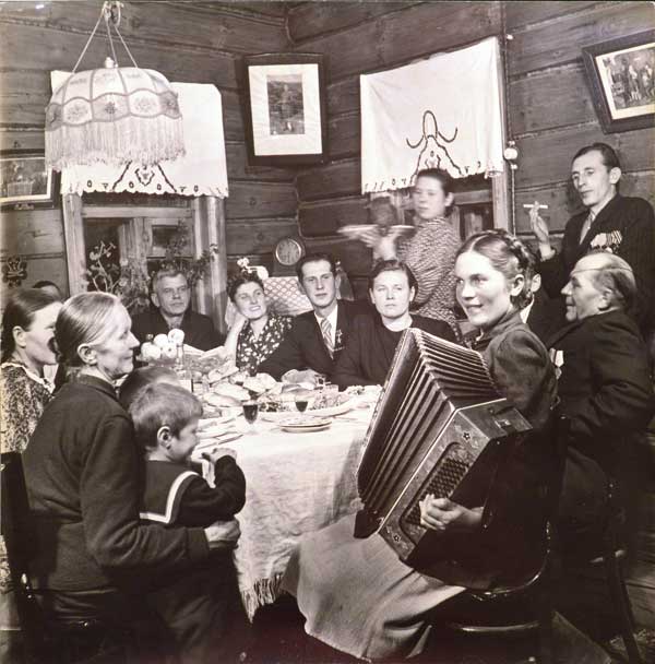 Kolkhoz feast. Tableful. 1952.