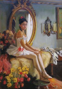 Балерина на фоне зеркала.
